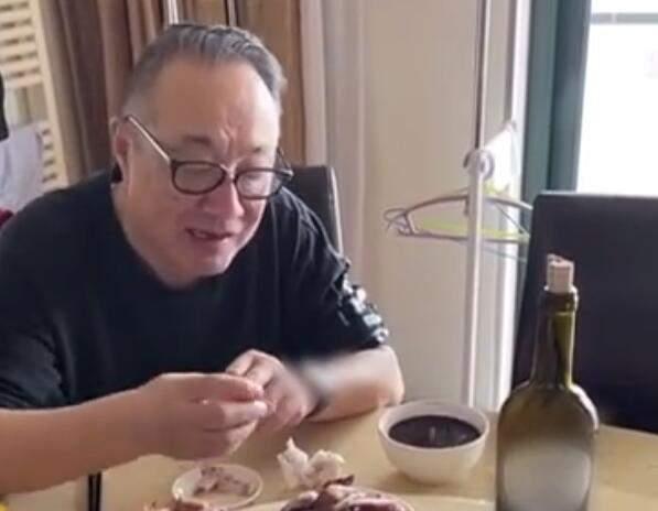 陪父亲吃饭的明星有谁,与父亲共享佳肴的明星瞬间