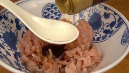 姐妹吃佛手瓜视频,姐妹花教你轻松烹饪健康佳肴